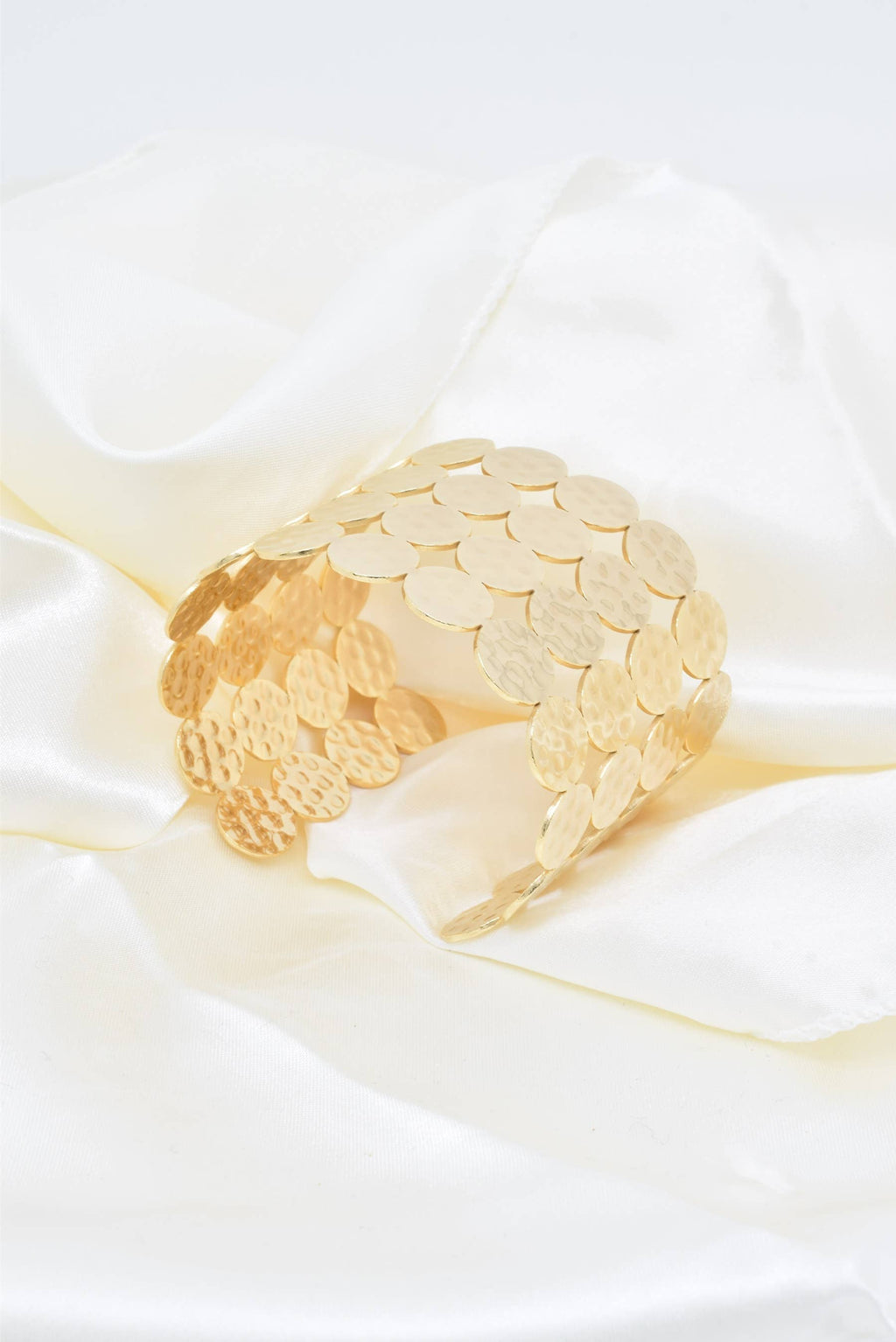 Bracciale rigido in acciaio inossidabile effetto martellato - BR110259OR