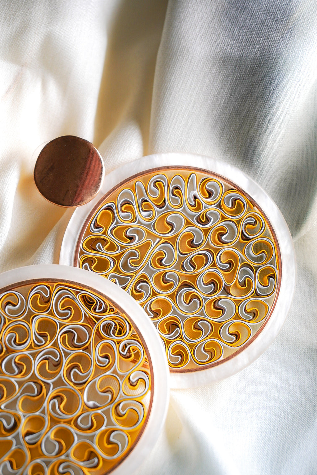 Orecchini tondo grande mandala in carta