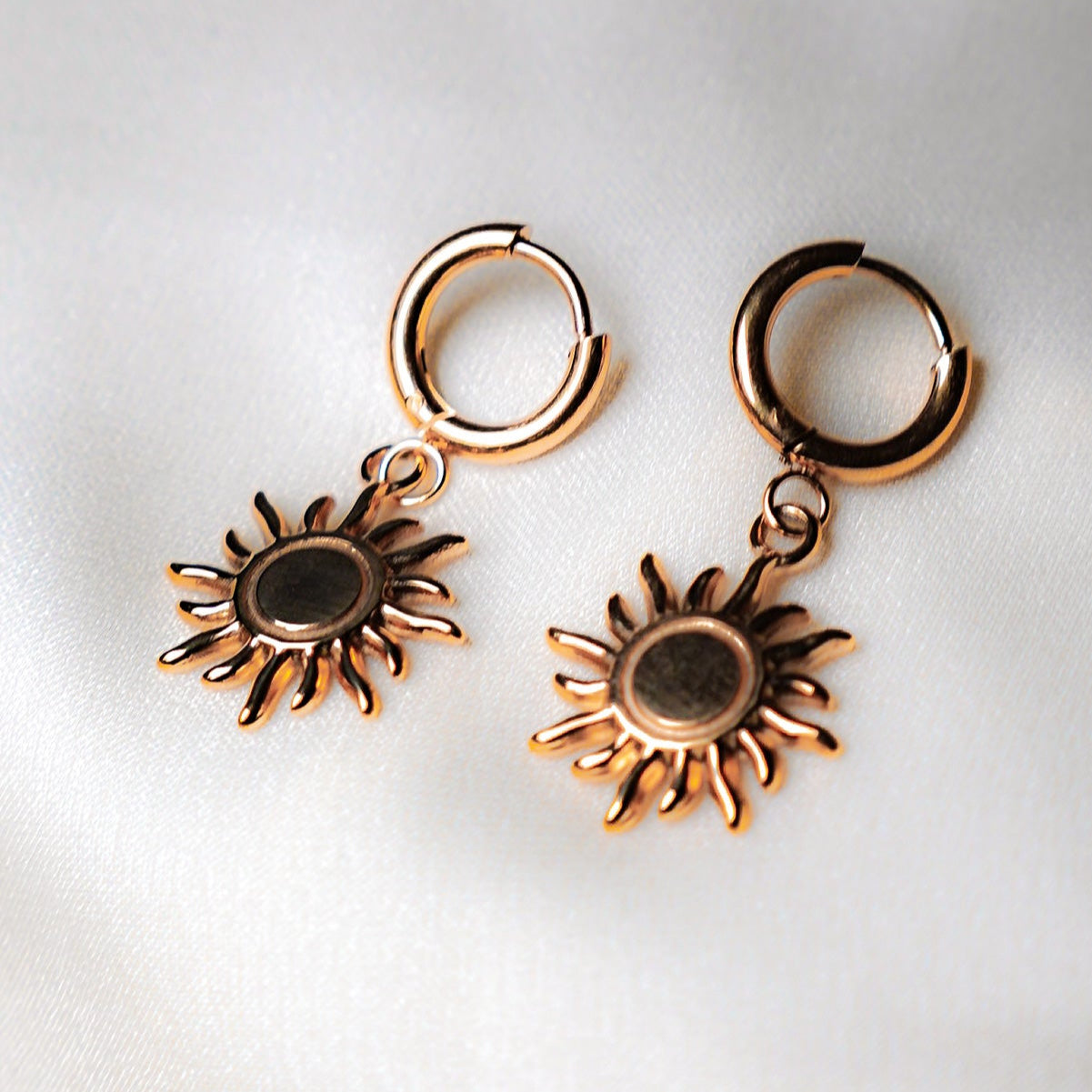 Orecchini a Cerchio in Acciaio Inossidabile con Sole