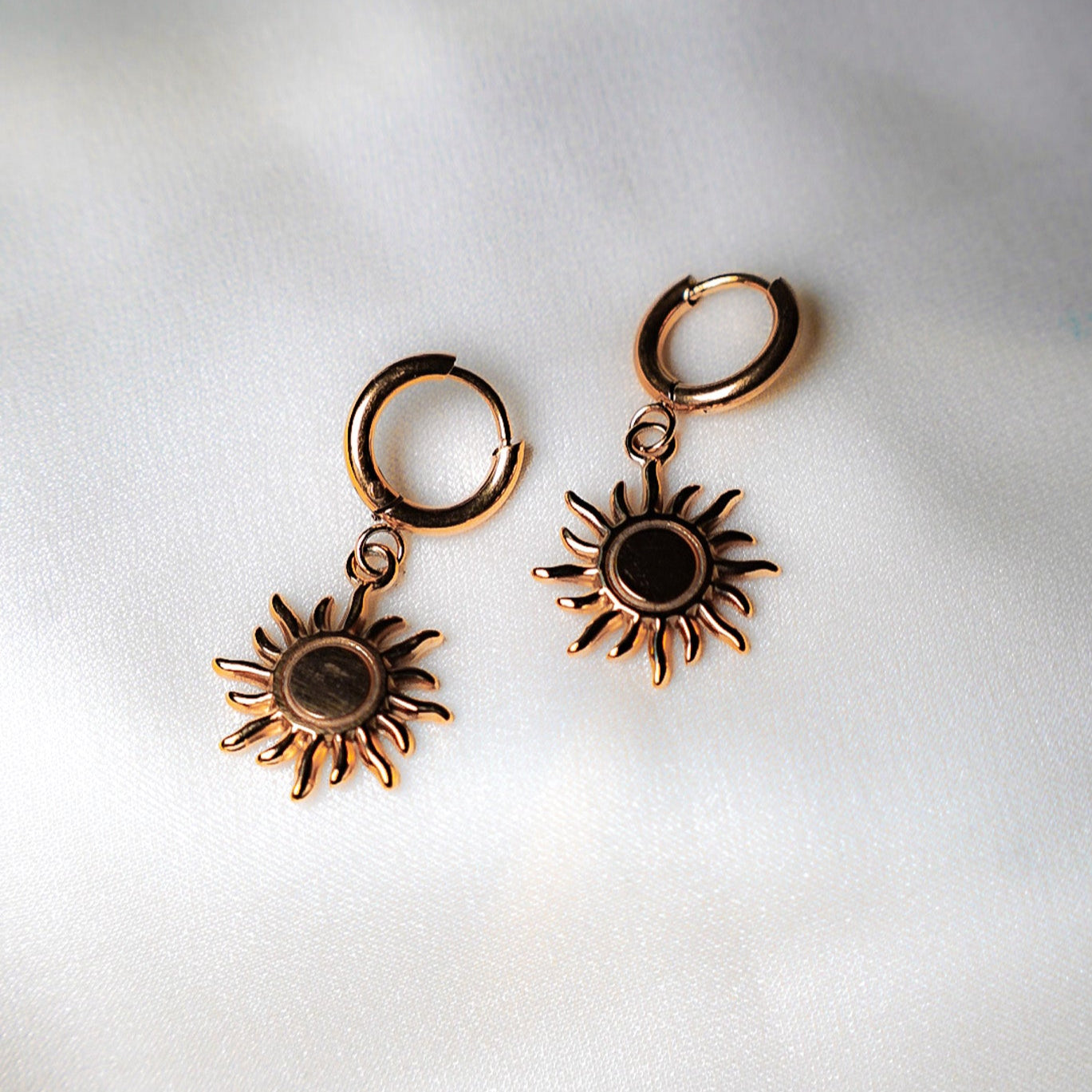 Orecchini a Cerchio in Acciaio Inossidabile con Sole