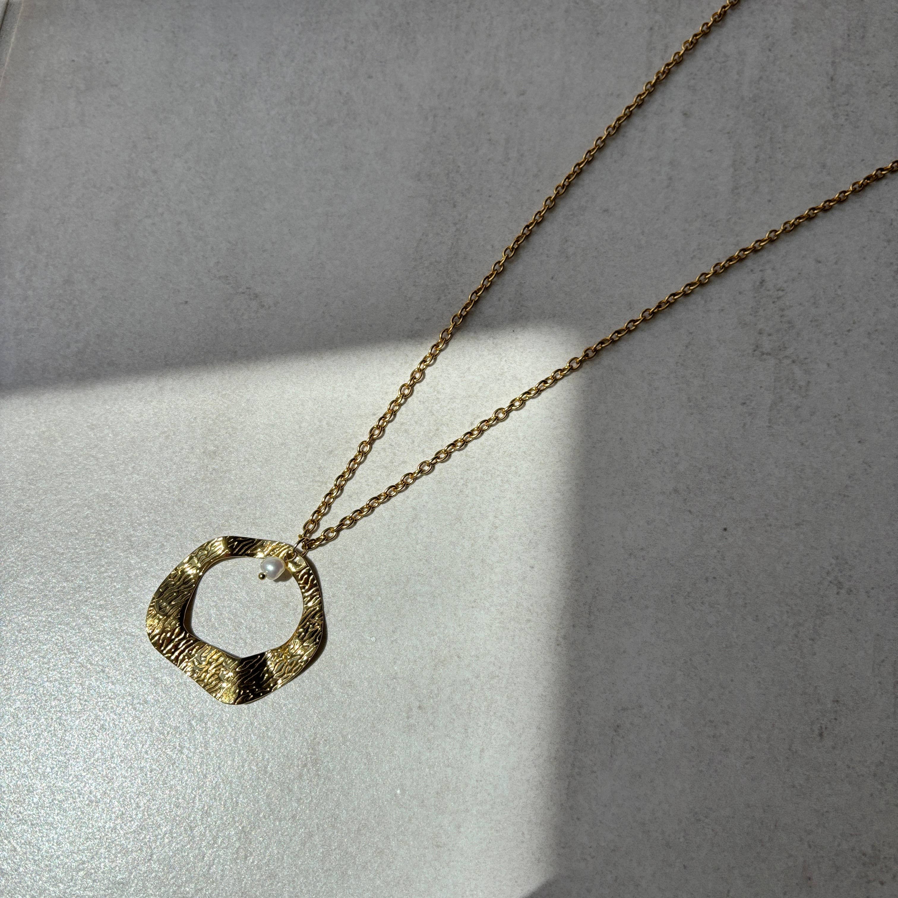 Golden Summer - collana con pendente in oro e perla