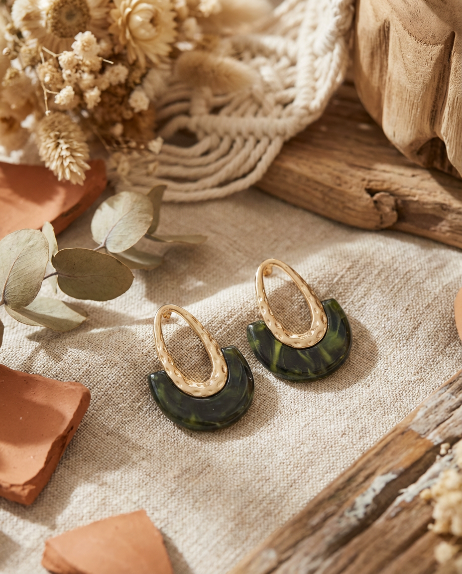 Orecchini in resina acciaio inox dorato Luna