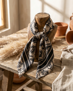 Foulard quadrato vintage con motivo sole e luna 70x70