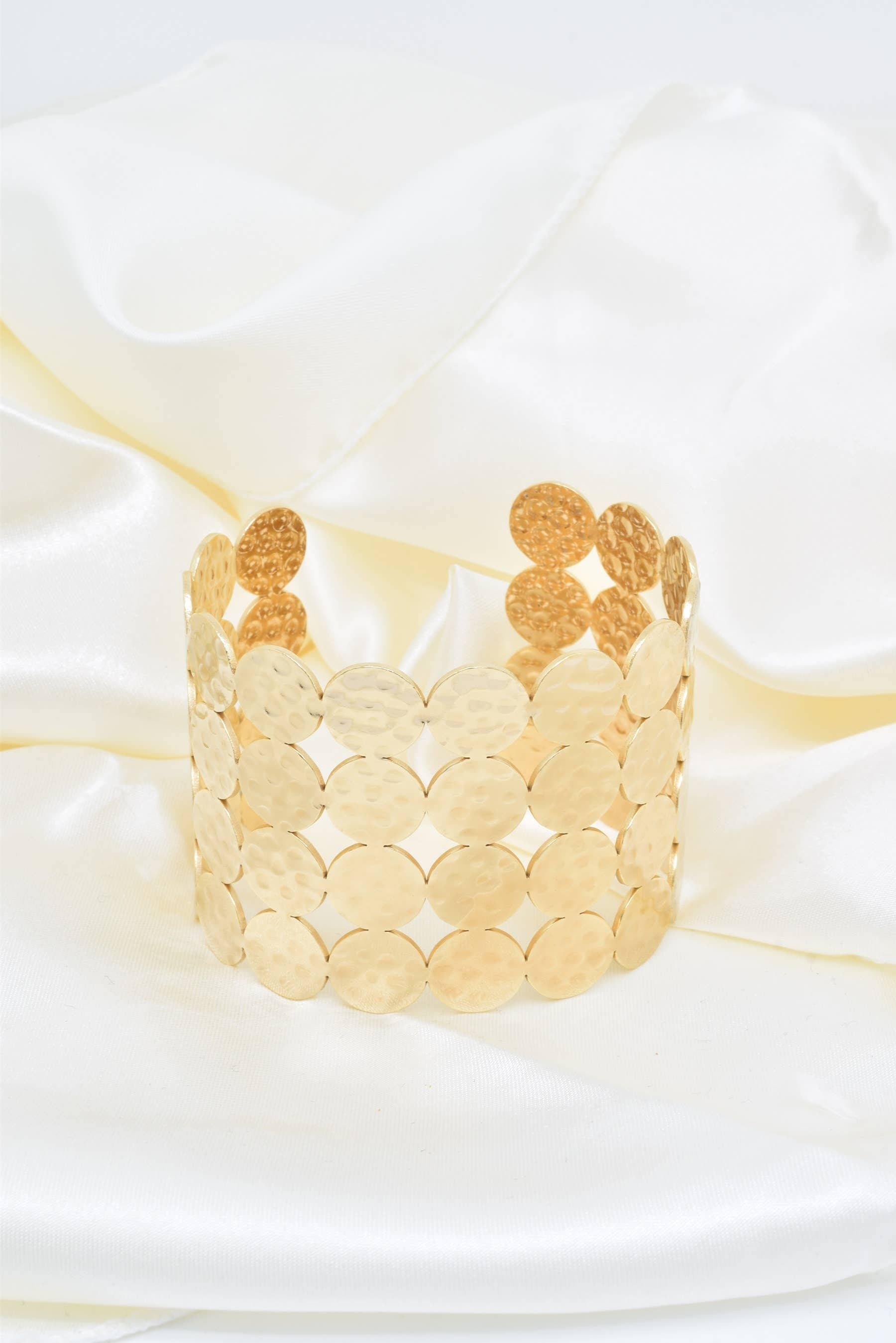 Bracciale rigido in acciaio inossidabile effetto martellato - BR110259OR