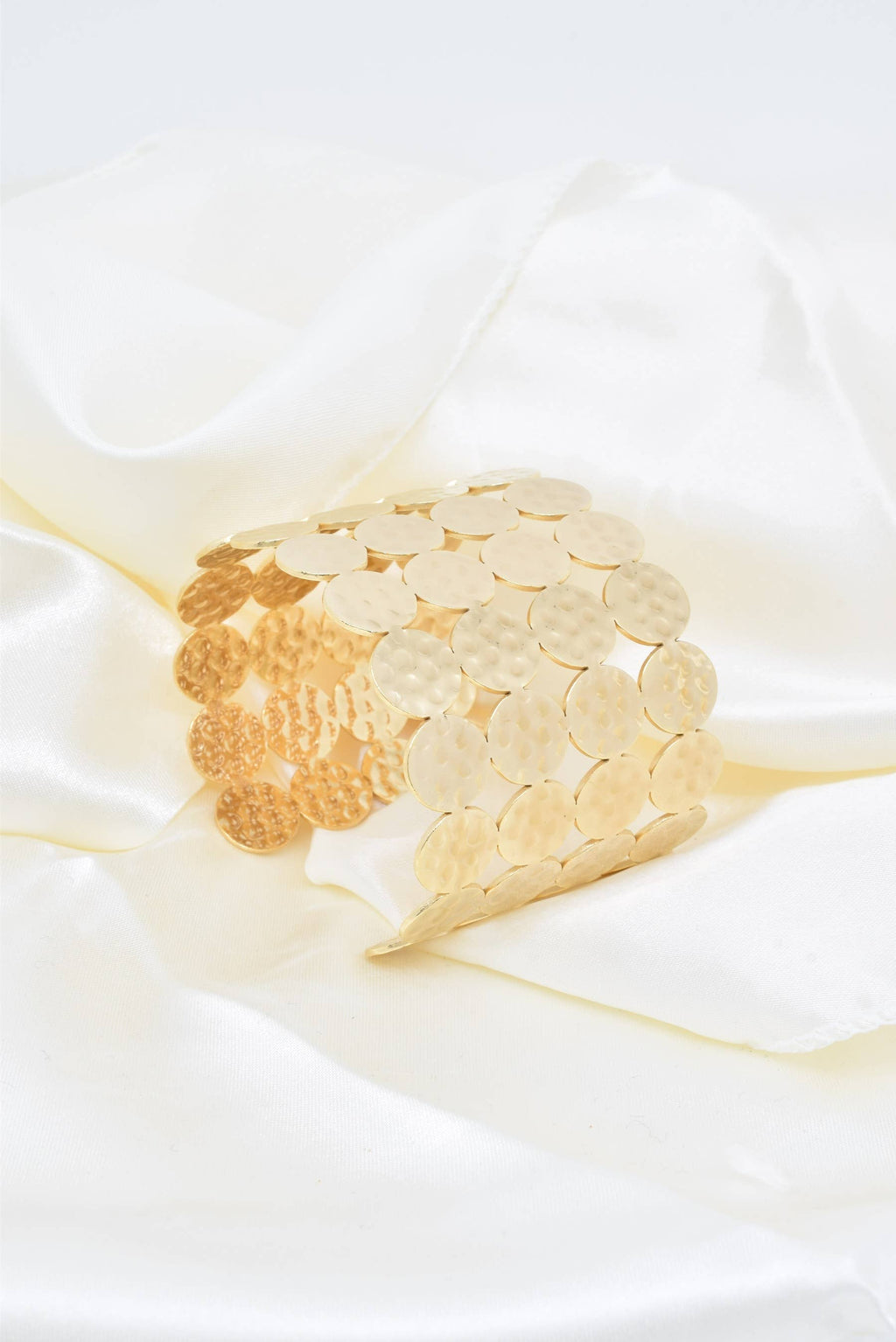 Bracciale rigido in acciaio inossidabile effetto martellato - BR110259OR