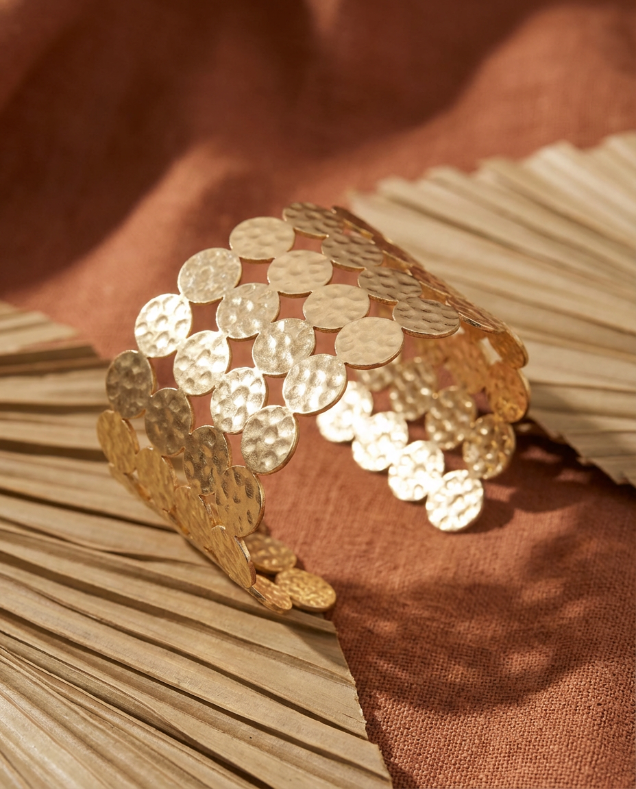 Bracciale rigido in acciaio inossidabile effetto martellato